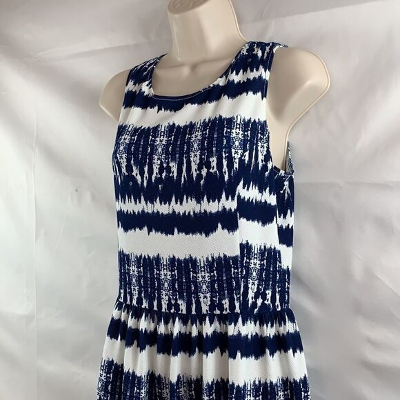 Aqua Navy and white print knit fit & flare dress - Picture 4 of 11